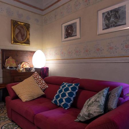 Luxury - Elegante Appartamento Nel Cuore Di Lucca Exterior photo