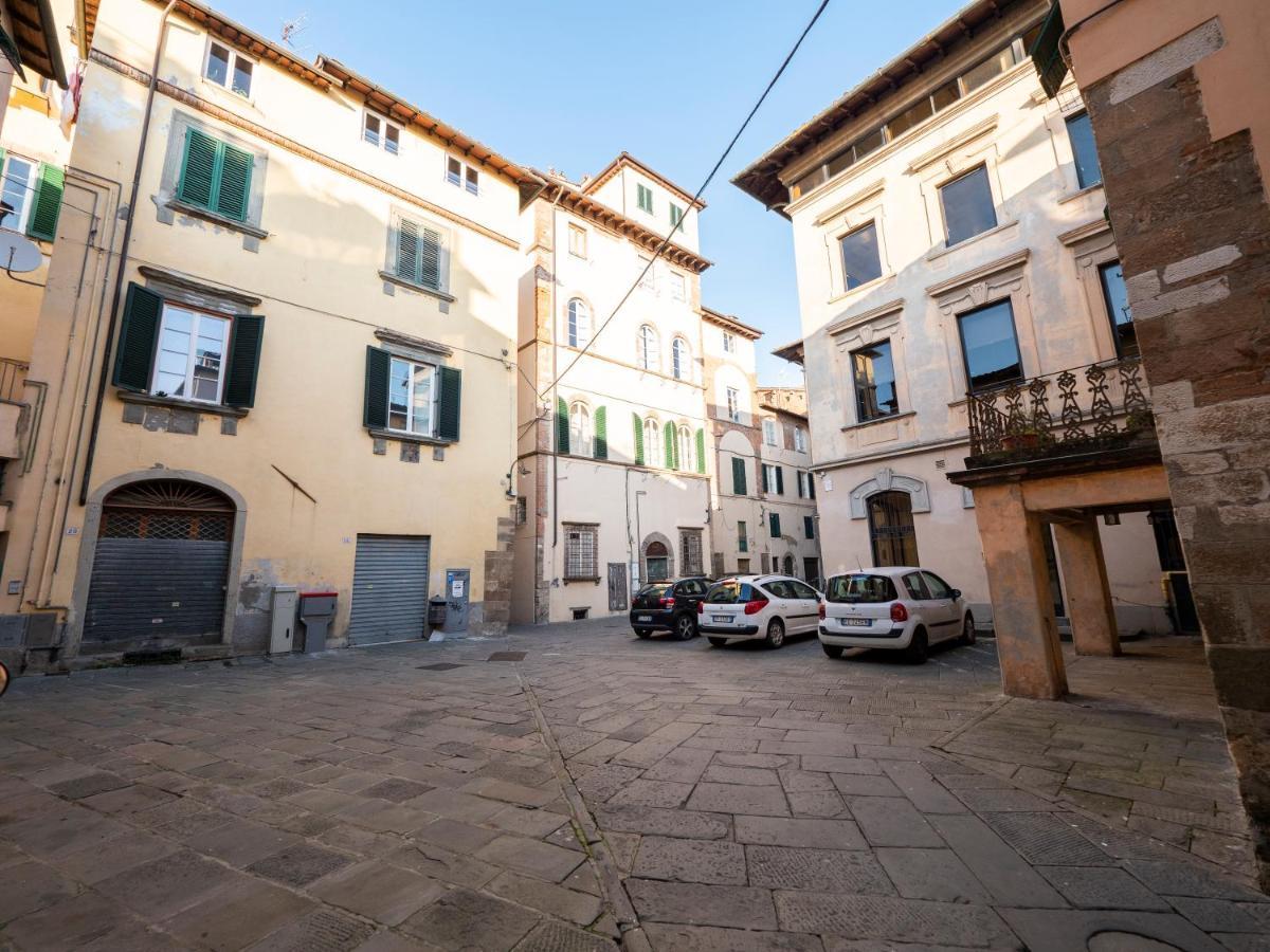 Luxury - Elegante Appartamento Nel Cuore Di Lucca Exterior photo