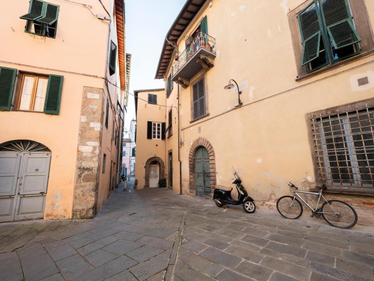 Luxury - Elegante Appartamento Nel Cuore Di Lucca Exterior photo