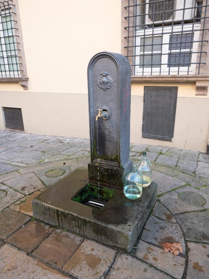 Luxury - Elegante Appartamento Nel Cuore Di Lucca Exterior photo