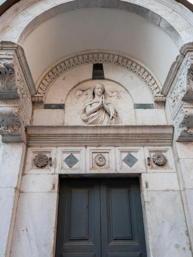 Luxury - Elegante Appartamento Nel Cuore Di Lucca Exterior photo
