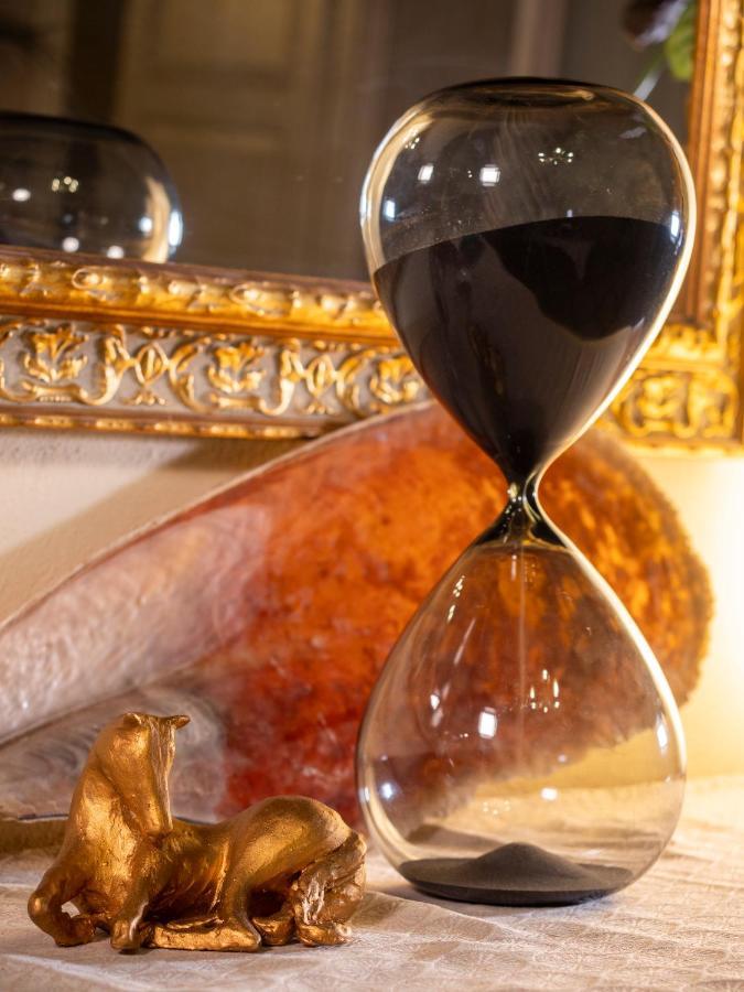 Luxury - Elegante Appartamento Nel Cuore Di Lucca Exterior photo