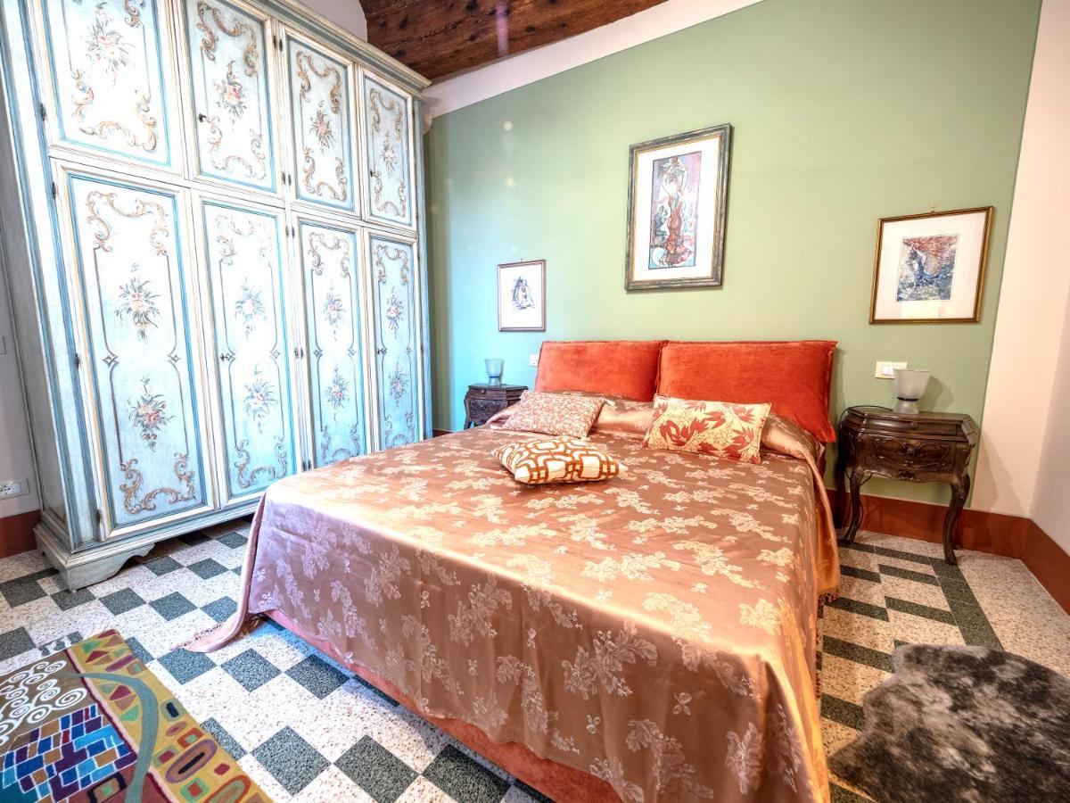 Luxury - Elegante Appartamento Nel Cuore Di Lucca Exterior photo