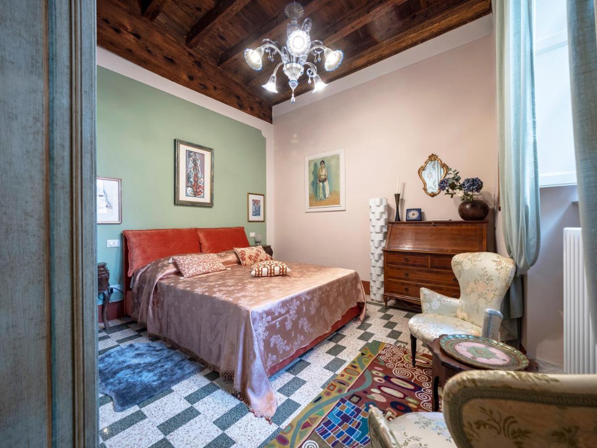 Luxury - Elegante Appartamento Nel Cuore Di Lucca Exterior photo